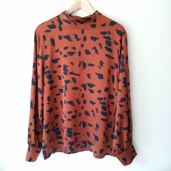 Women L Animal Print Mock Neck Blouse Top Career Work Classic Chic Boho Mob Wife - Picture 1 of 11